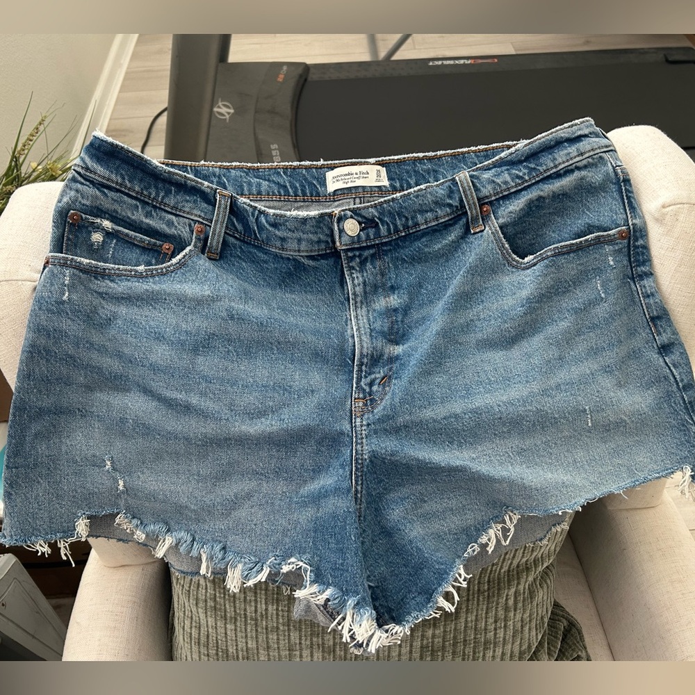 Abercrombie Relaxed Cutt-Off Shorts
